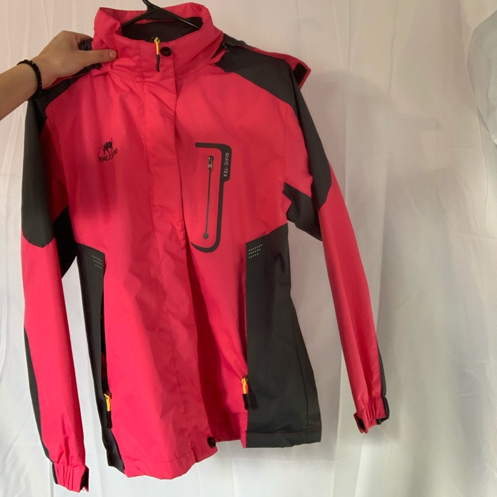 Women’s Wind Breaker